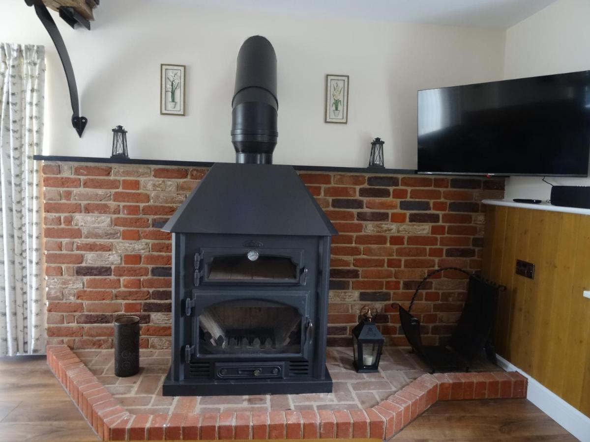 Lowlands Cottage Beccles Exteriör bild