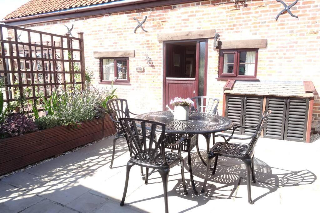 Lowlands Cottage Beccles Exteriör bild