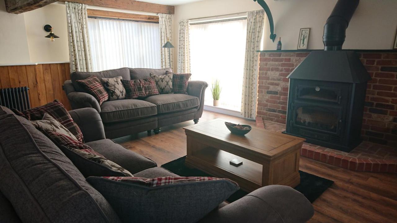 Lowlands Cottage Beccles Exteriör bild