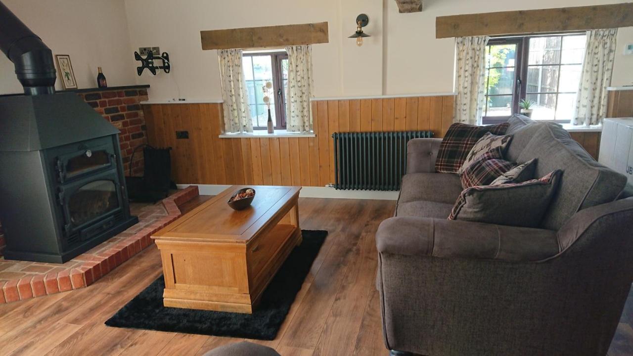 Lowlands Cottage Beccles Exteriör bild